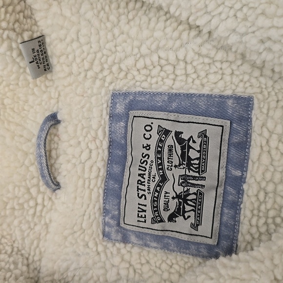LEVI'S Light Wash Denim Jacket with Cream Sherpa lining Women's Sz L - Picture 2 of 9